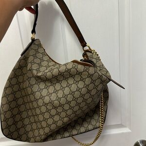 Gucci bag , used, great condition, fixed handle